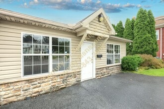 Building Photo - 360 W Market St