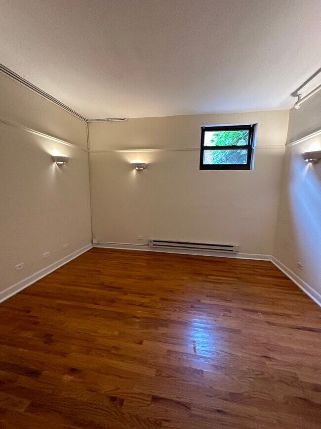 Foto del edificio - 3451 N Sheffield Ave