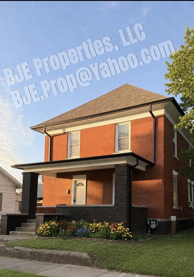 Building Photo - 930 8th Ave