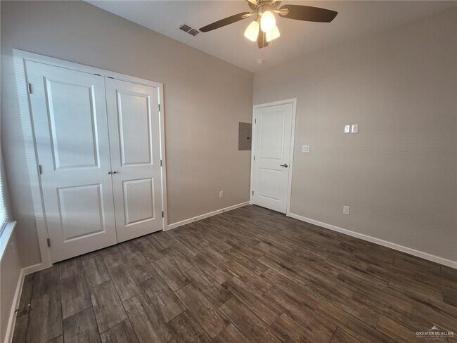 Foto del edificio - 5700 Sandpiper Ave