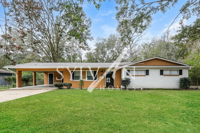 Foto principal - This charming home is move-in ready!