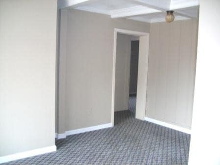 Building Photo - 1421 E Seminole St