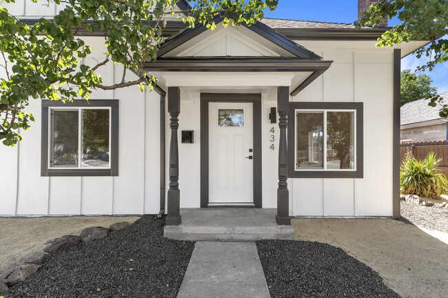 Building Photo - 434 16th St
