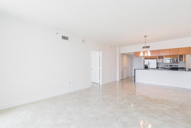 Foto del edificio - 1750 N Bayshore Dr