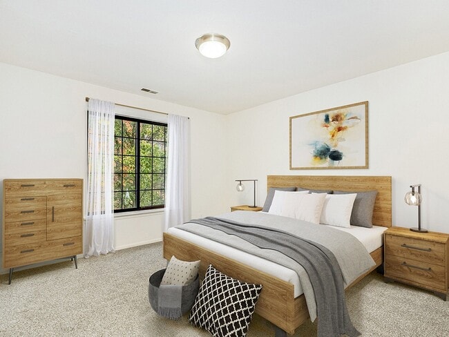 Building Photo - Tanglewood Apartments