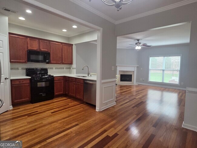 Foto del edificio - 2720 Beynon Ln NE