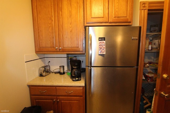 Foto del edificio - 17 S Russell St