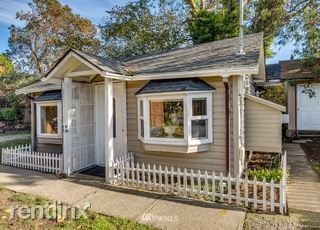 Primary Photo - 1 br, 1 bath House - 411 NE 80th St Unit B