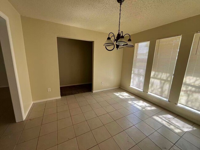 Photo - Great 3 Bedroom 2 Bathroom in Plano! House
