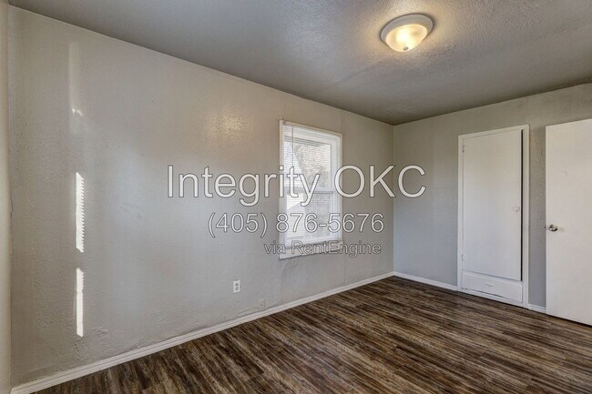 Building Photo - 3526 SW 39th St