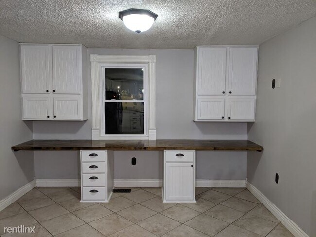 Foto del edificio - 3 br, 1.5 bath House - 23 N. Sycamore St.