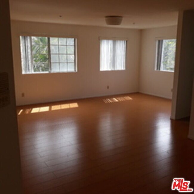 Foto del edificio - 2432 Colby Ave