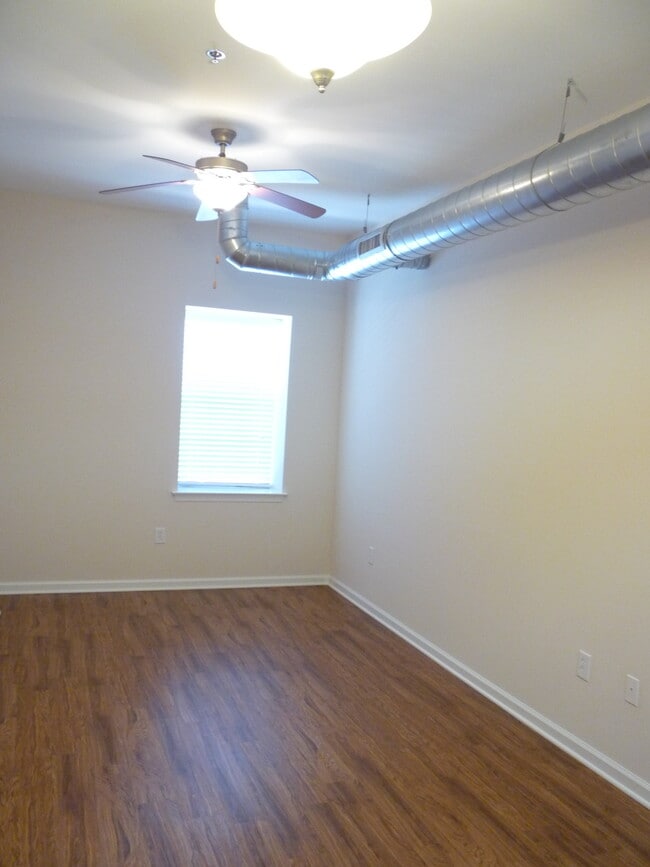 Foto del edificio - 215 N 6th St