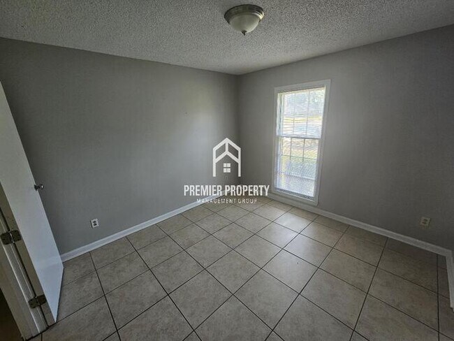 Building Photo - 5430 Finchwood Ave