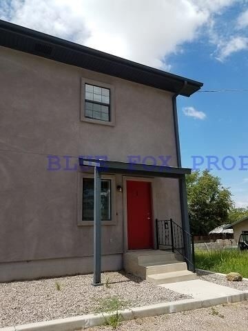 Building Photo - Charming Oracle Townhome