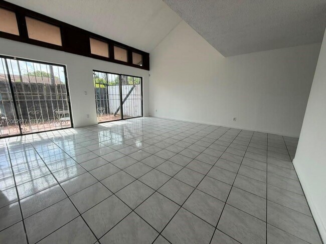 Foto del edificio - 4045 SW 68th Way