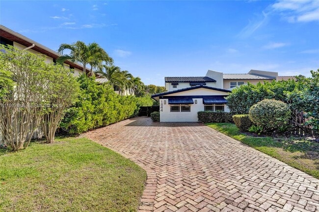 Foto del edificio - 1844 NE 26th Ave