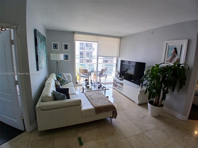 Foto del edificio - 5085 NW 7th St