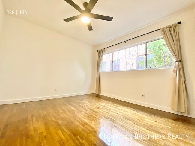 Foto del edificio - 2404 2nd Ave