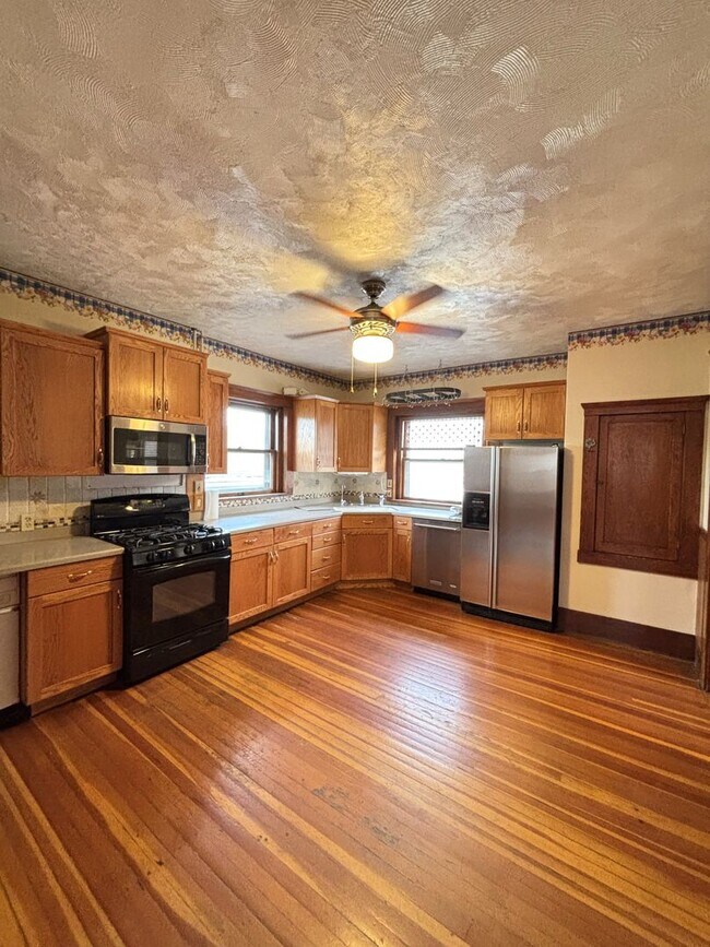 Foto del edificio - Get 4 Lagoon Passes with This 4 Bed 2.5 Bath Home for Rent in Brigham City!