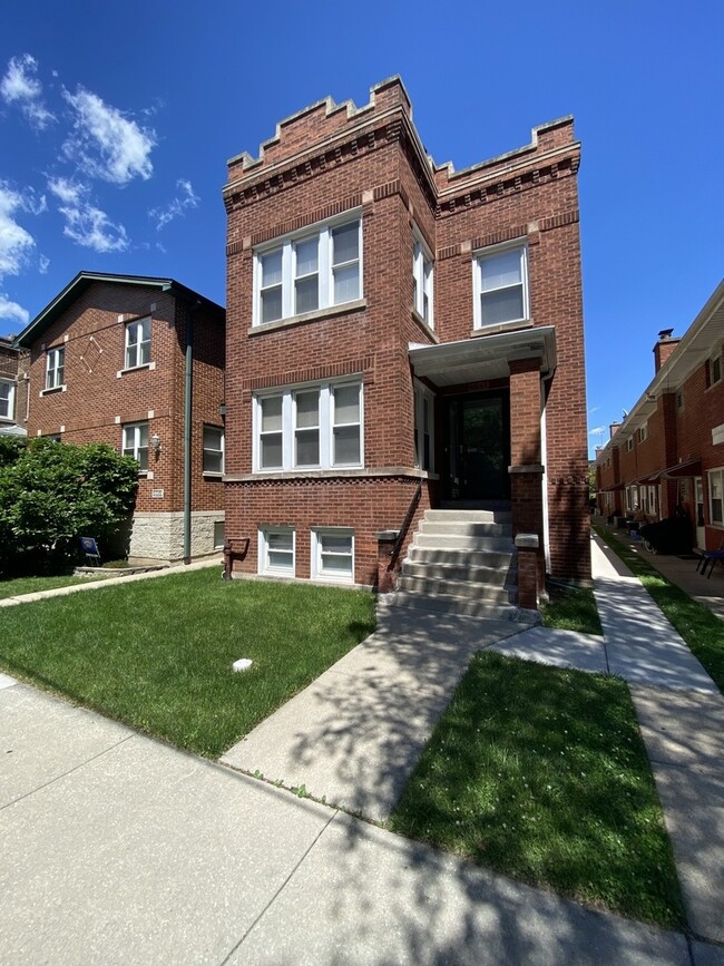 Building Photo - 4851 N Central Ave