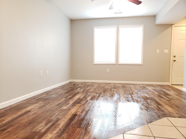 Foto del edificio - 1703 Pleasant St
