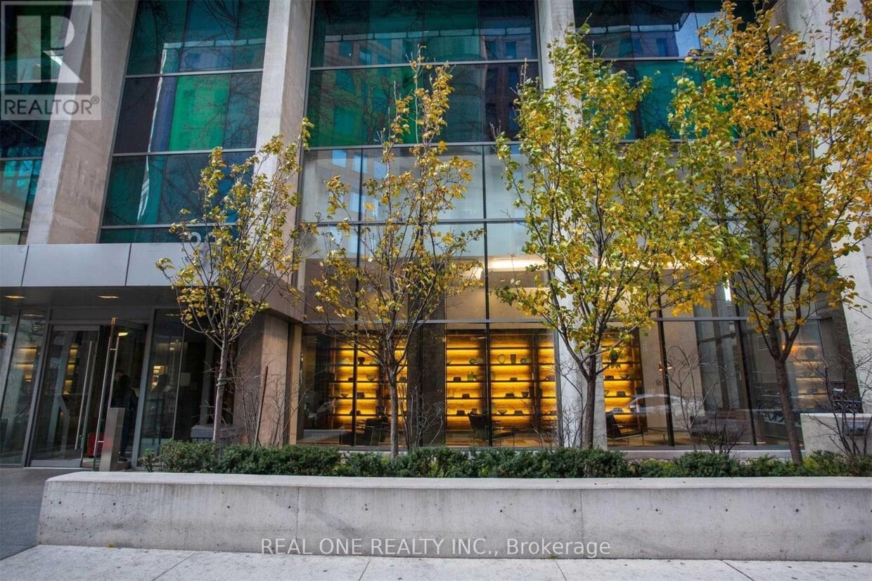 Primary Photo - 38 Grenville St