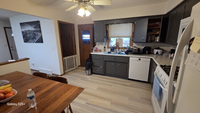 Building Photo - Single Family Home in Fridley - VIDEO TOUR...