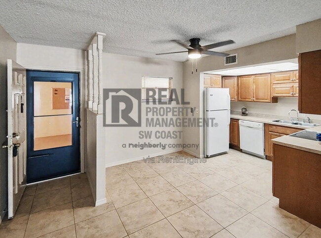 Building Photo - 12471 McGregor Blvd