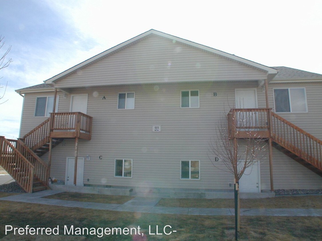 Primary Photo - 212 Country West Rd