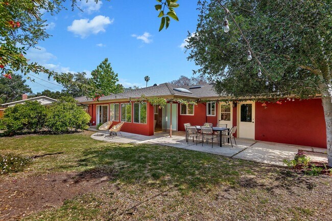 Building Photo - 3622 Capri Dr