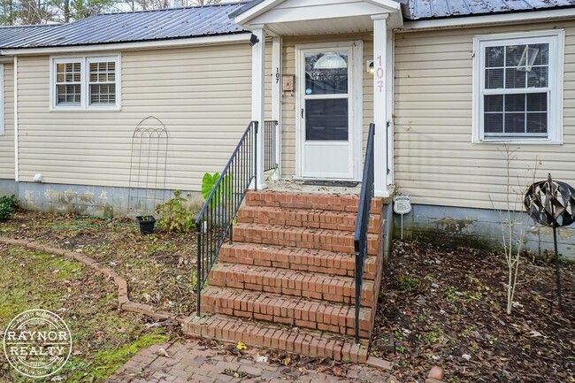 Building Photo - Cute ranch with easy access to downtown Lo...