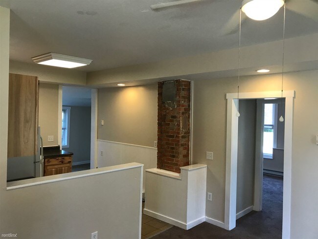 Building Photo - 421 Defiance Ave