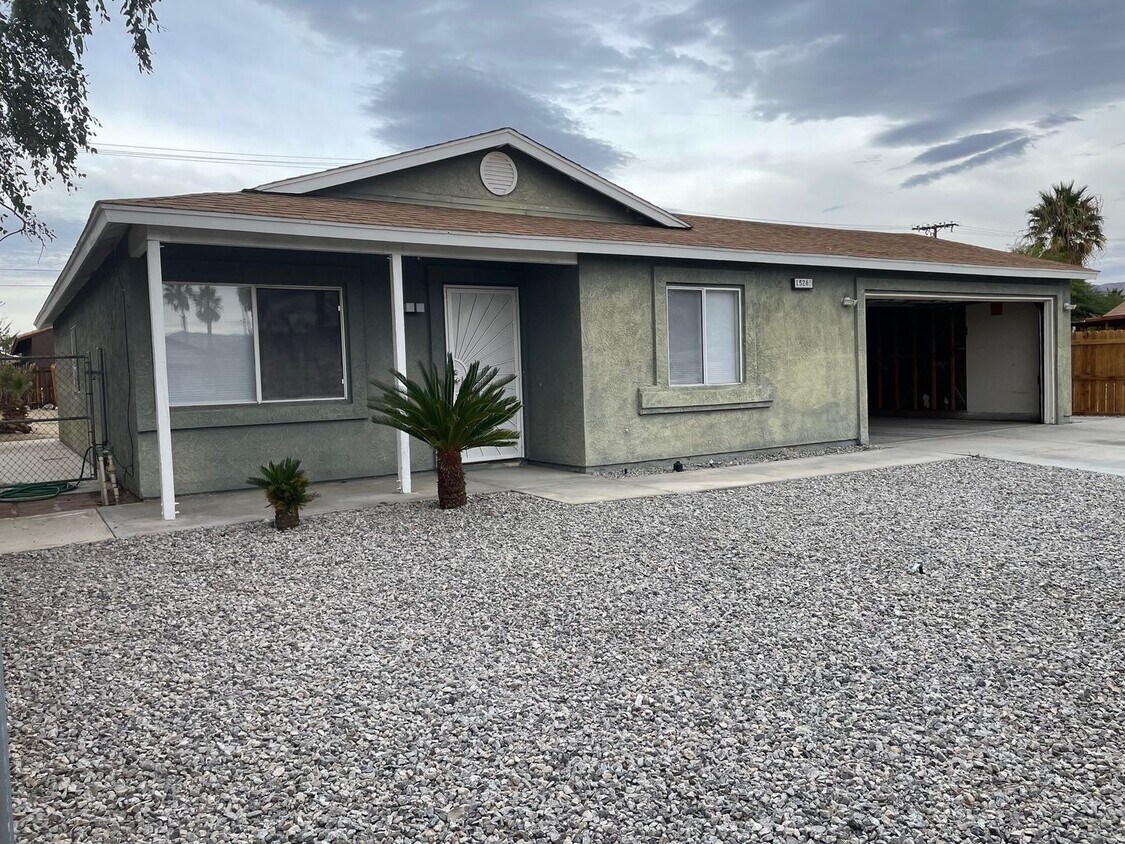 Primary Photo - BEAUTIFUL UPDATED 3 BED, 2 BATH