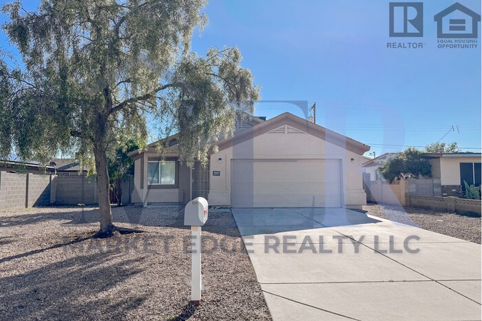 Foto principal - 3Bed/2Bath Home at Broadway/16th St! $399 MOVE-IN SPECIAL! Move-In Ready on 12/04/2025!