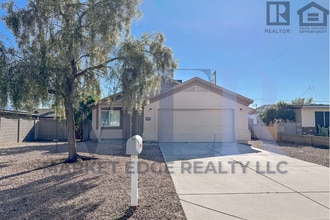 Building Photo - 1939 E Raymond St