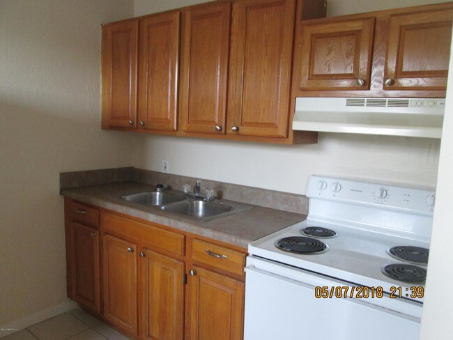 Building Photo - 1122 Woodruff Ave