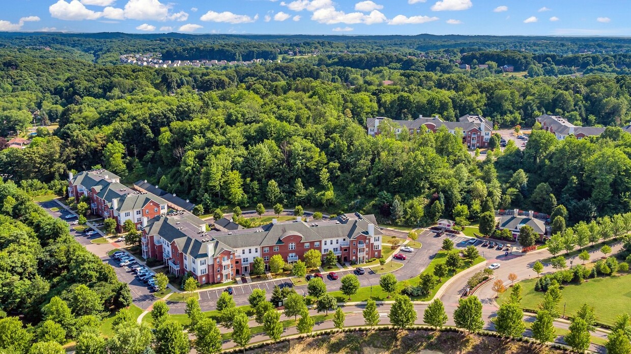 Primary Photo - Christopher Wren Apartments and Townhomes