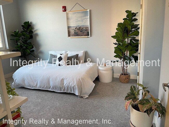 Building Photo - 3 br, 2.5 bath House - 4460 N Tennyson St ...