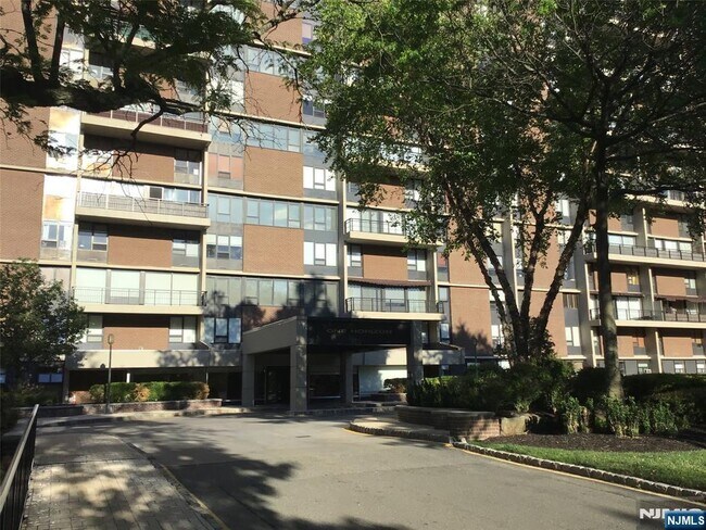 Foto del edificio - 1 Horizon Rd