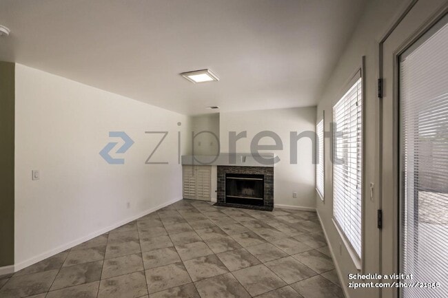 Building Photo - 9404 Lazy Creek Dr