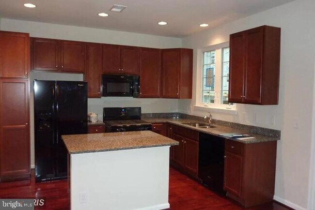 Building Photo - 42725 Telford Terrace