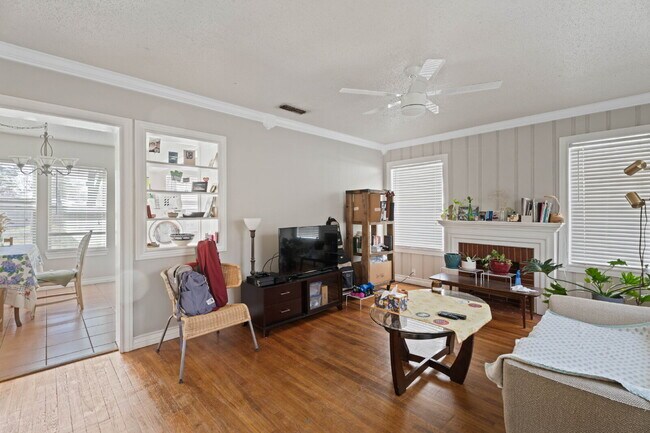 Foto del edificio - Tech Terrace 2-Bedroom Home Available for Summer 2026 Pre-Lease