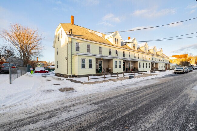 Alternate View - 18-30 Gillis St