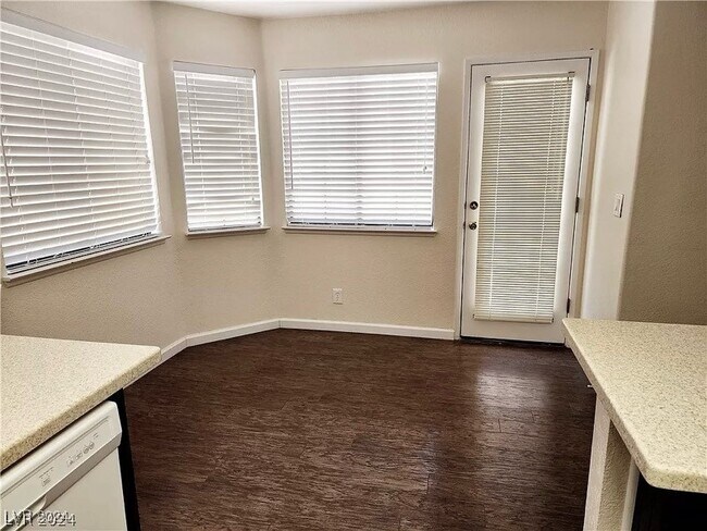 Foto del edificio - 435 Columbia Ct