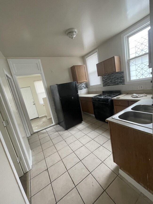 7829 S Ingleside Ave, Chicago, IL 60619 House Rental in Chicago, IL