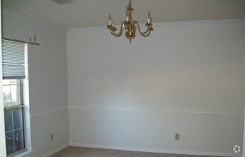 Building Photo - 440 Arlington Dr