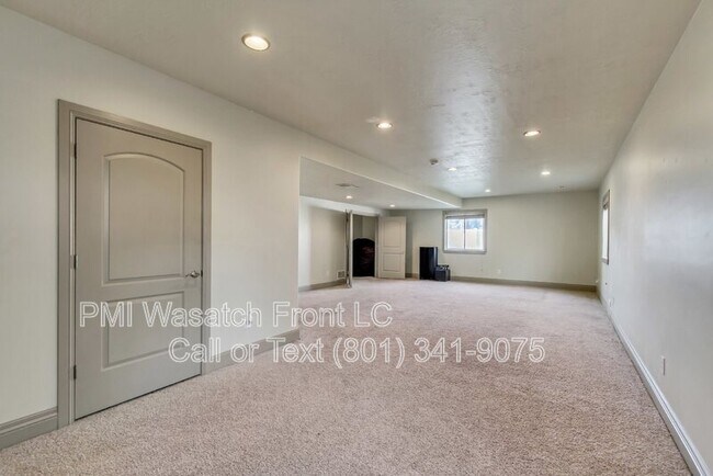 Building Photo - 273 Park View Circle