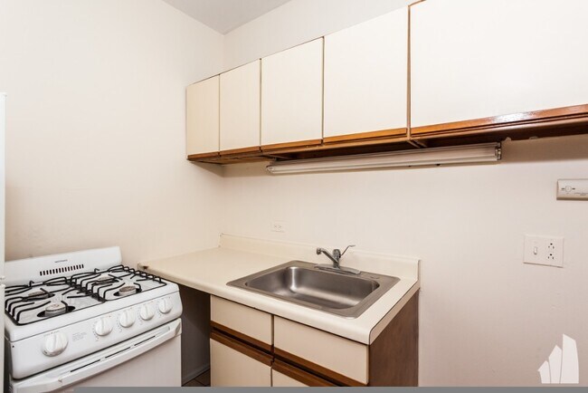Foto del edificio - 815 W Cornelia Ave