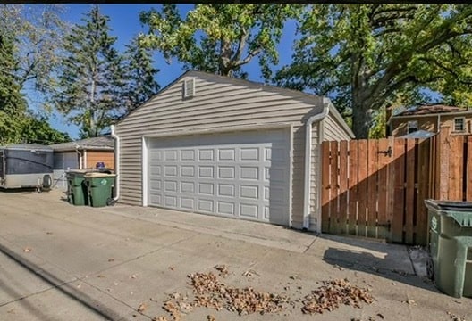 Foto del edificio - 8534 Morton Ave